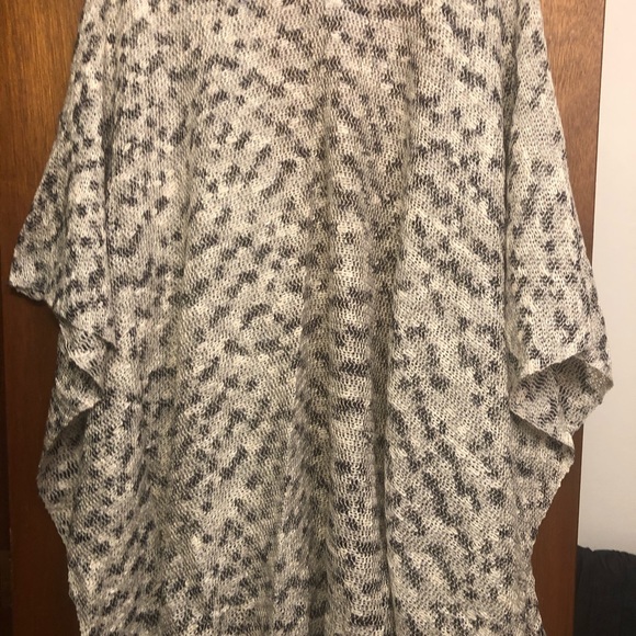 Poncho scarf made in Italy new condition - Picture 5 of 5